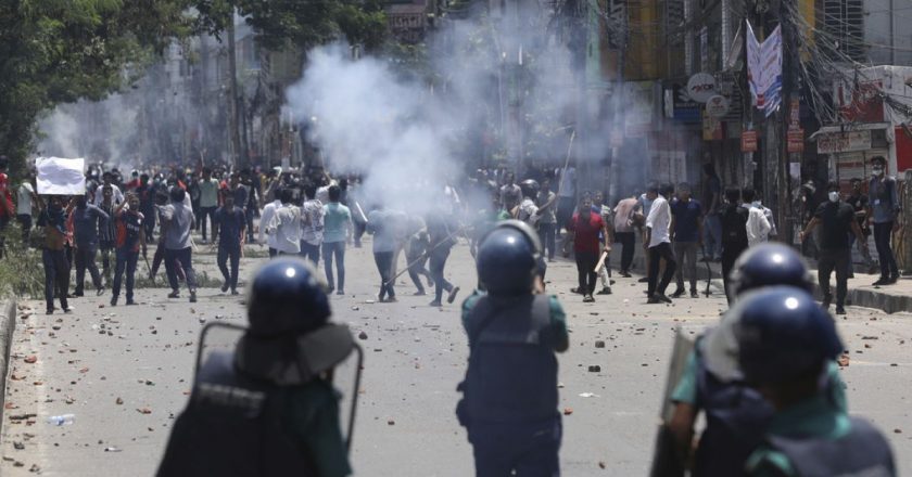 Bangladeş’te kotalara ilişkin halk protestolarına sert polis müdahalesi