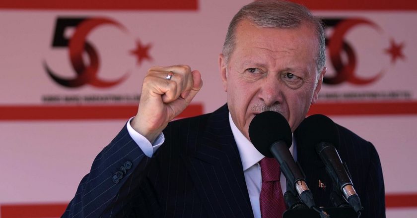 Erdoğan: “Türkiye’de yasaklar, baskılar ve yoksulluk tamamen geride kaldı”