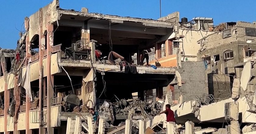 İsrail, Gazze’de yerinden edilmiş sivillerin sığındığı okulu vurdu: 16 ölü, 21 yaralı