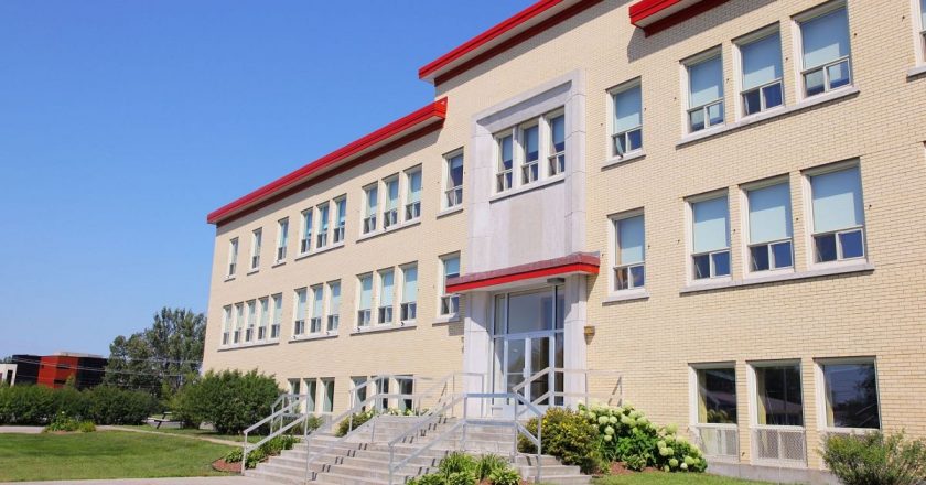 Bosna-Hersek’te bir okul çalışanı üç kişiyi öldürdü