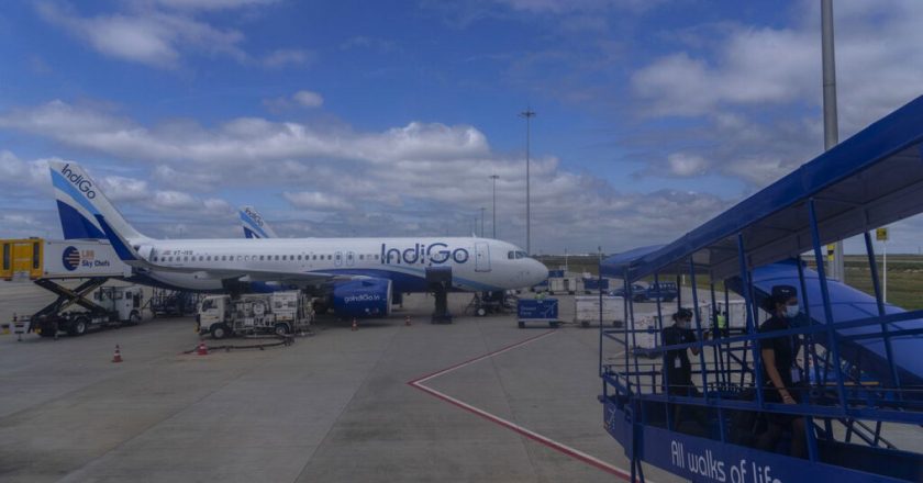 IndiGo Airlines pilot uygulaması: Kadınlara rezervasyonlarda erkeklerin yanına oturmama seçeneği sunuluyor