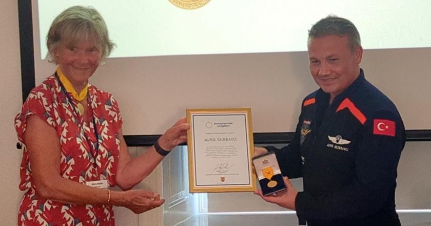 İsveç Astronomi Derneği’nden Alper Gezeravcı’ya Ödül