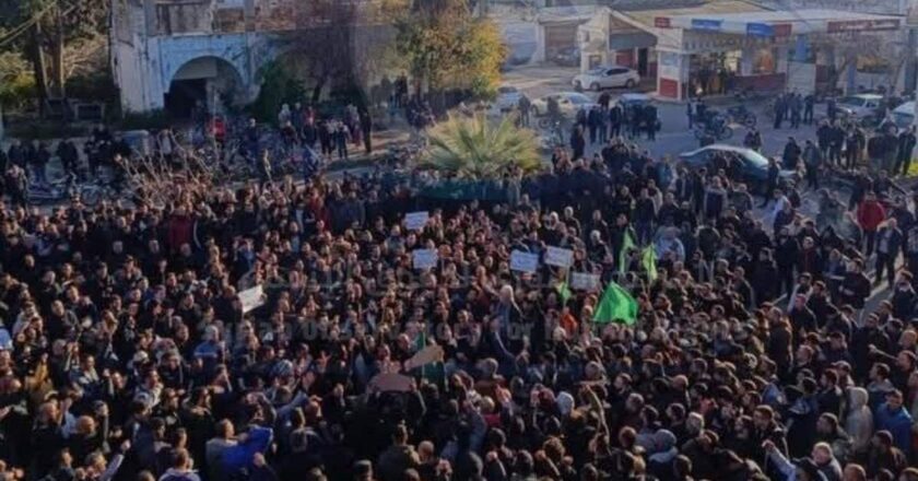 SOHR: 'HTŞ Alevilerin protestosuna ateş açtı'