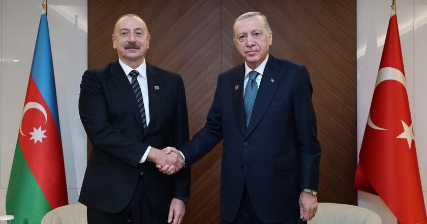 Azerbaycan Aliyev Başkanı Erdoğan’ı tebrik ediyoruz