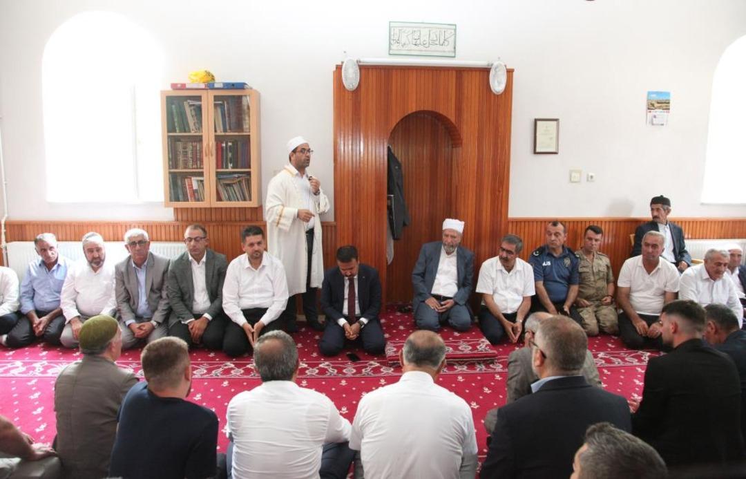 İki yıllık ailenin düşmanlığı bir barış töreni ile sona erdi 4