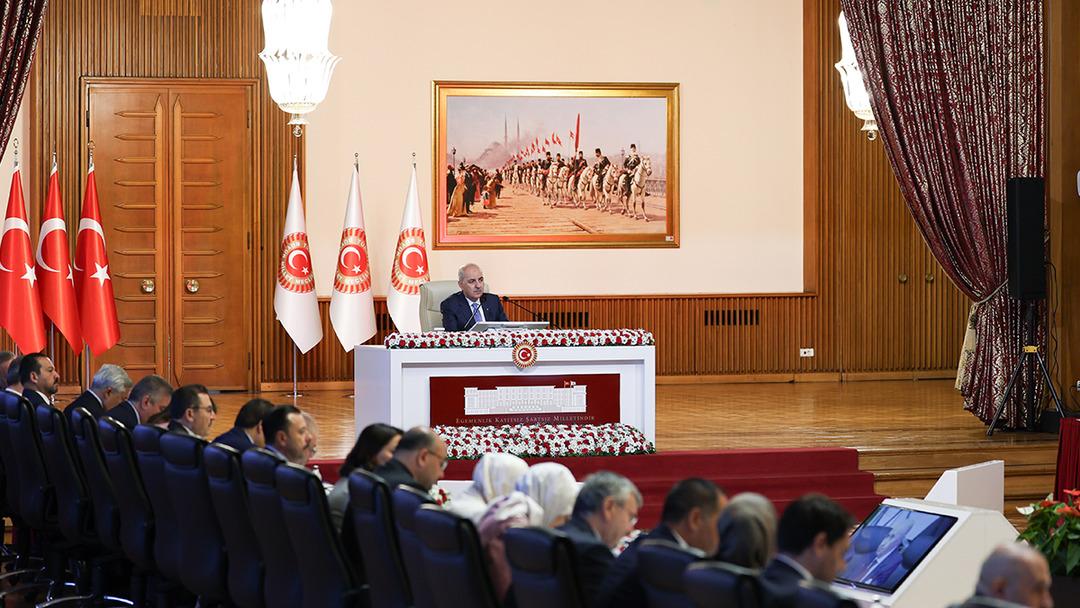 Komisyonda gündemi oluşturacak ipuçları! İlk Hikmet Çetin Yani Bülent Aririnç bombayı patlattı: