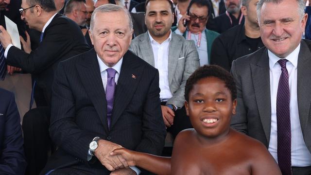 11 yaşındaki ‘Arap Osman’ın Cumhurbaşkanı Erdoğan ile diyalogu herkesi gülümsetti